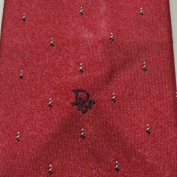 VTG Christian Dior tie Burgandy with Navy and cream pattern - Picture 5 of 5